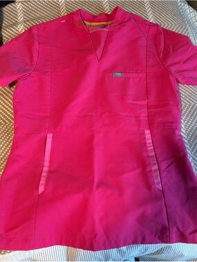 FIGS Women's Pink Scrub Top